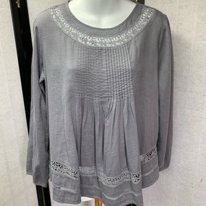 T19- 115- NWOT- Old Navy Gray Blouse